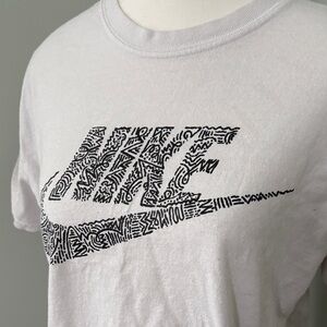 Nike White and Black Patterned Men's Tee